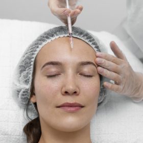 beautician-doing-injection-filler-female-client